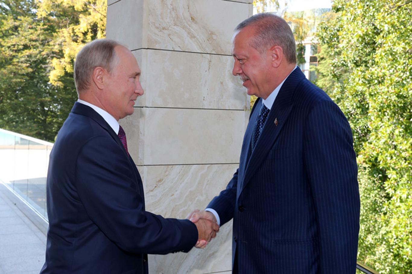 Cumhurbaşkanı Erdoğan, Putin ile bir araya geldi Cumhurbaşkanı Erdoğan, Putin ile bir araya geldi
